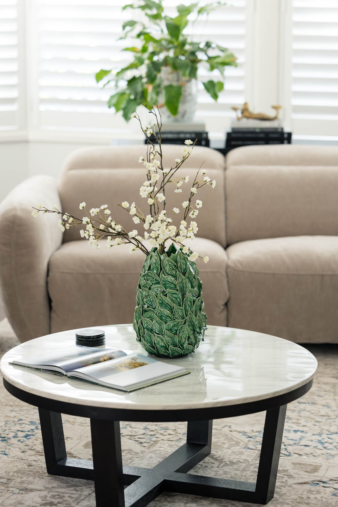 Centrepiece - Vase (One - Off Transit Damage - Minor)
