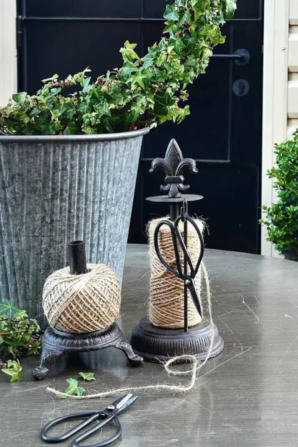 String Holder - Classic Garden Charm